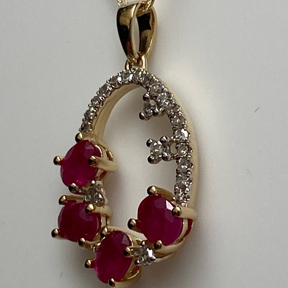10K Yellow Gold Ruby and Diamond Cluster Pendant with Chain Natural Gemstones - Picture 2 of 16